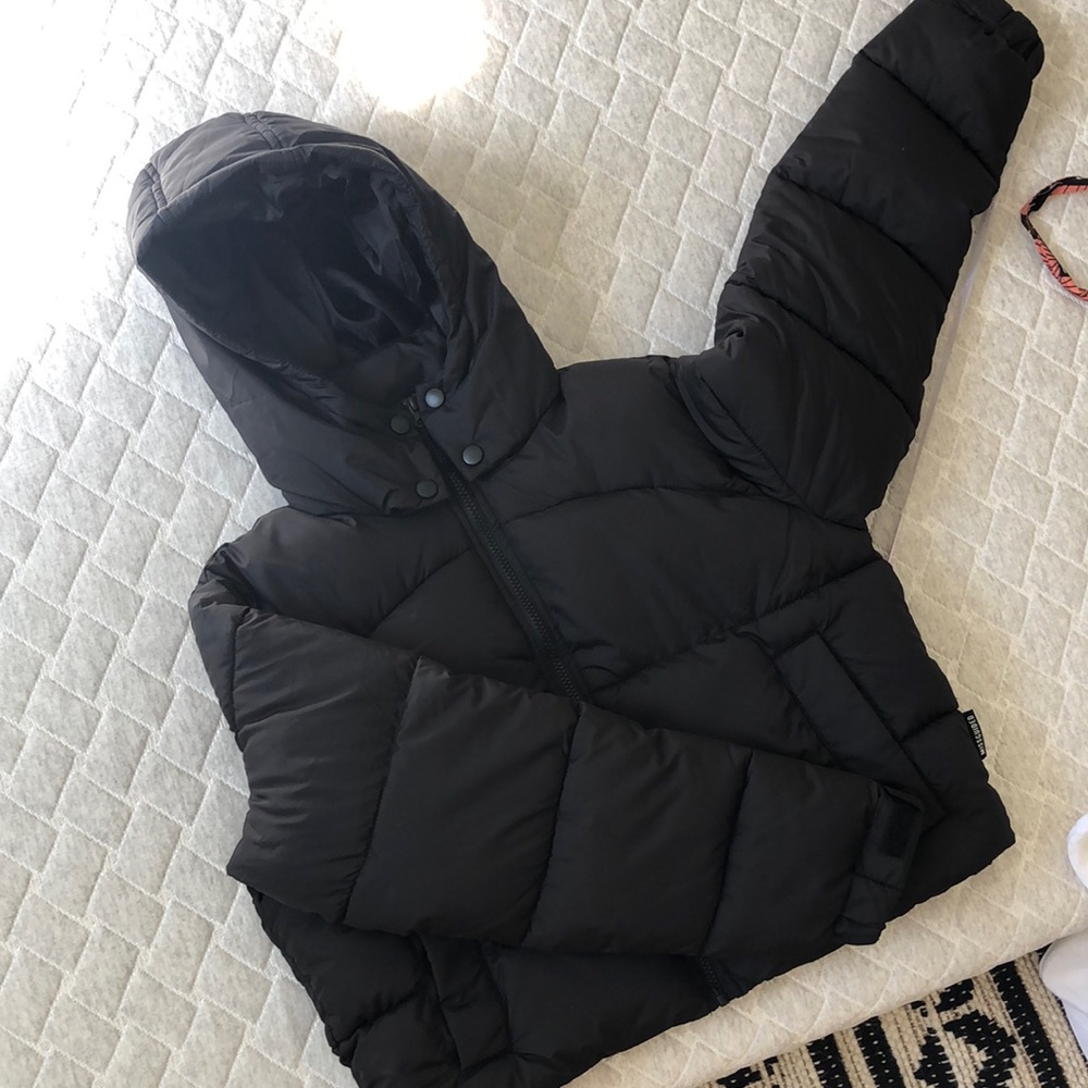 Black cropped puffer jacket